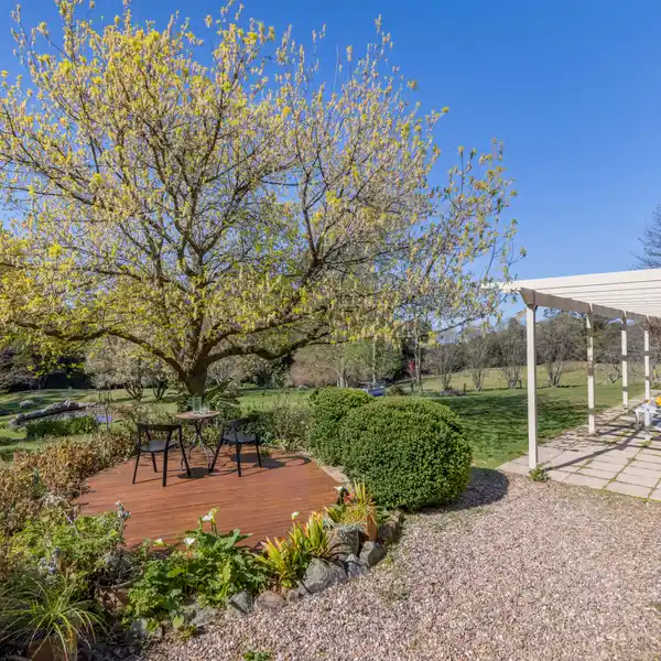 COUNTRY CHARM IN A RURAL PARADISE