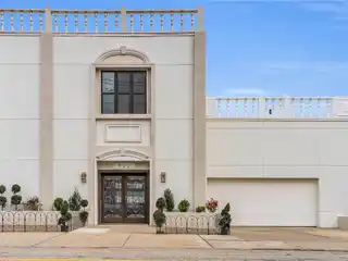 Spectacular City Living