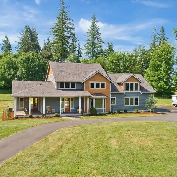 CUSTOM BEAUTY ON 3.65 ACRES