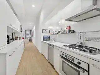 Spacious and Flexible Loft-style Residence