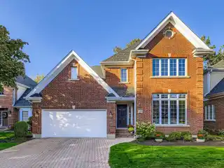 Chic Prairie Manor Living with Modern Refinement