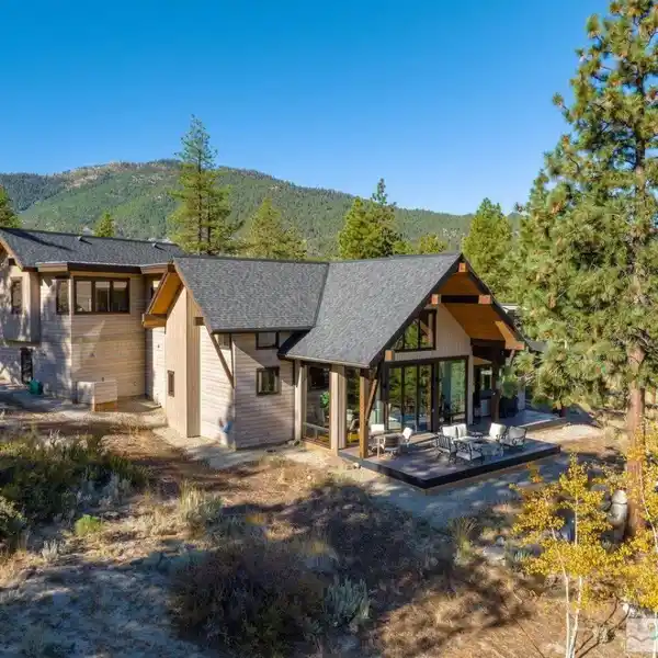 CHARMING MOUNTAIN COTTAGE HOME