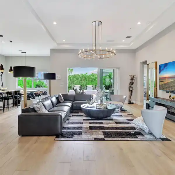 SINGLE-STORY HOME IN THE PREMIER REGENCY NEIGHBORHOOD