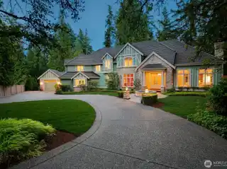 Refined Living in a Serene Setting