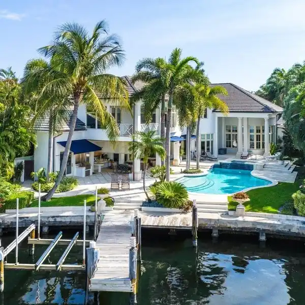 INTRACOASTAL WATERSIDE LIVING AT ITS FINEST