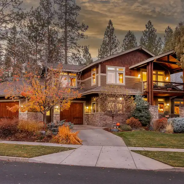 STUNNING CUSTOM HOME IN SHEVLIN RIDGE