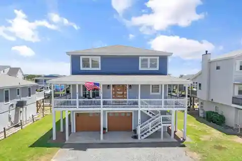 One-Of-A-Kind Property on an Oversized Canal Lot