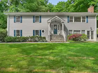 Beautifully Maintained Raised Ranch