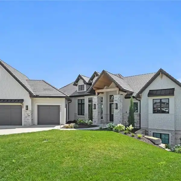 PRIVATE OASIS IN SANCTUARY HILL AT THE NATIONAL