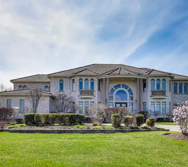 PALATIAL CUSTOM ESTATE