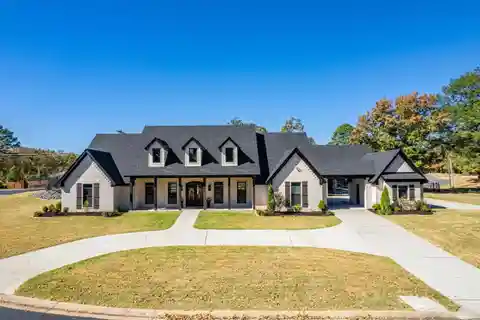 Luxury Living in the West Winds Subdivision