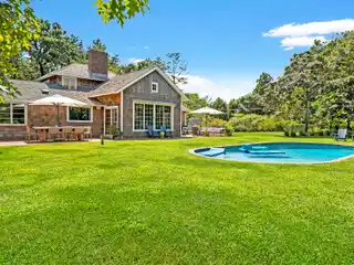 Beach Hampton Beauty Steps from the Ocean