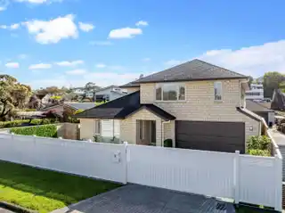 Spacious and Sunny Family Home