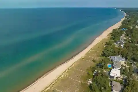 Timeless Lakefront Contemporary