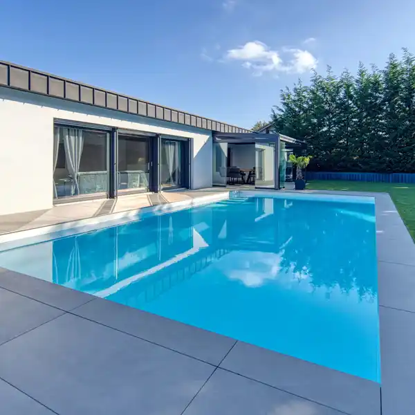 COMPLETELY RENOVATED BUNGALOW IN A POPULAR LOCATION