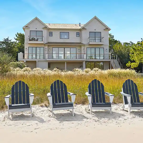 BAYFRONT COASTAL OASIS