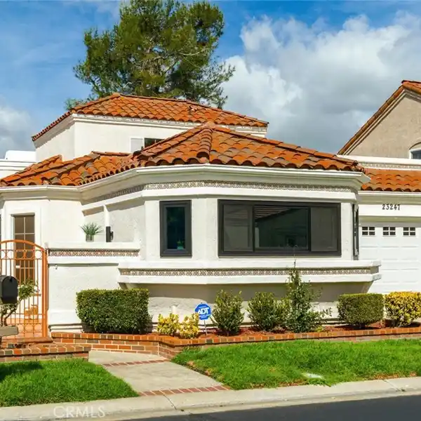 BEAUTIFUL HOME IN THE COVETED CASTA DEL SOL