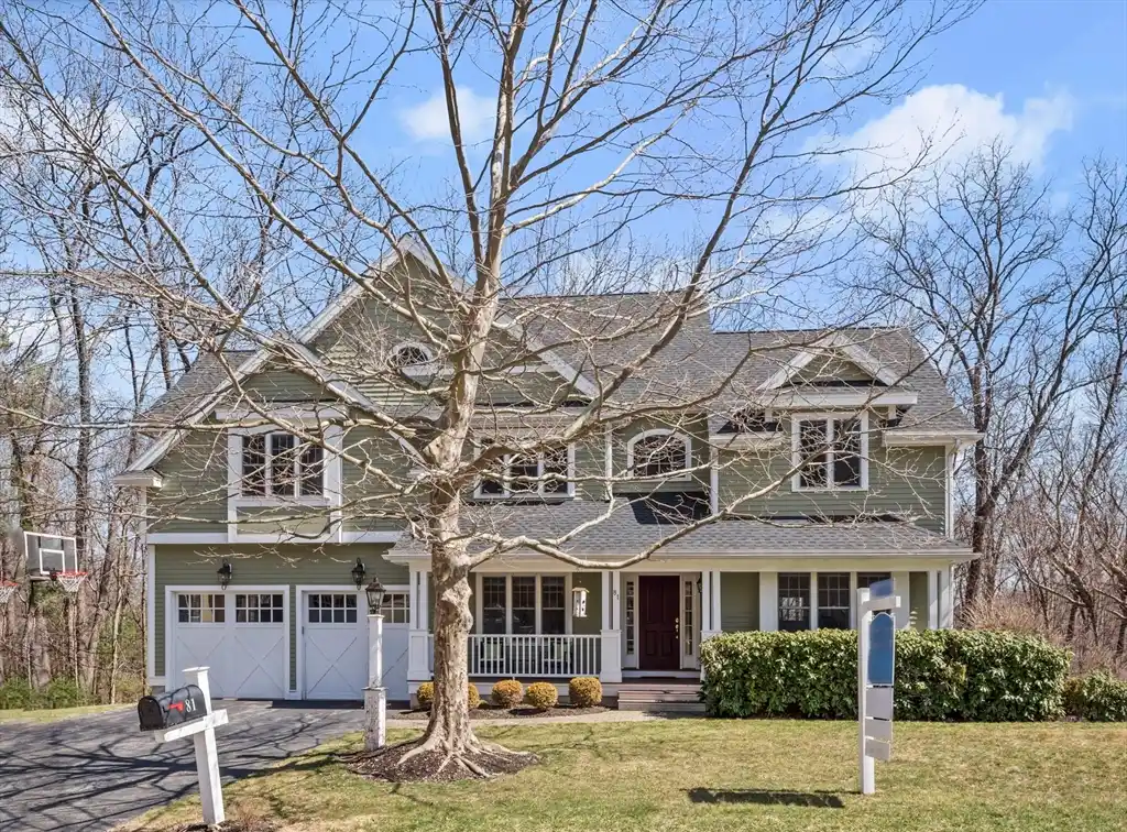 Inviting Home on a Coveted Cul-de-sac