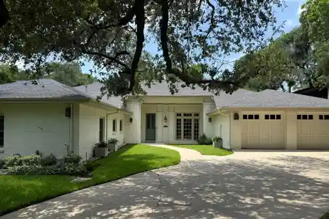 Rare One-Story Home in Tarrytown