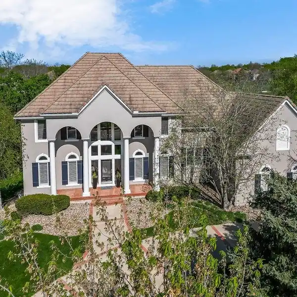 FABULOUS ESTATE HOME IN FALCON RIDGE ESTATES