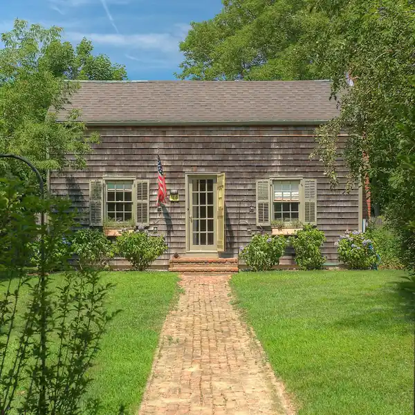 HISTORIC COTTAGE FOR RENT