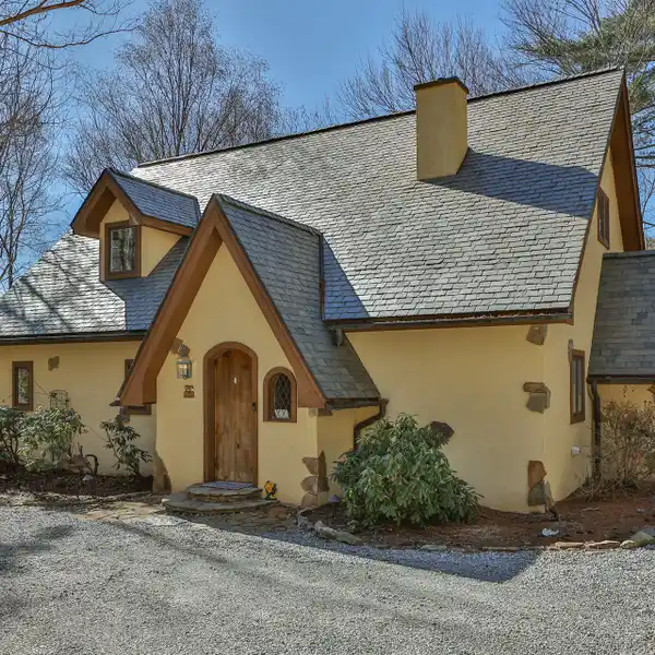 CHARMING STORYBOOK CABIN IN THE WOODS