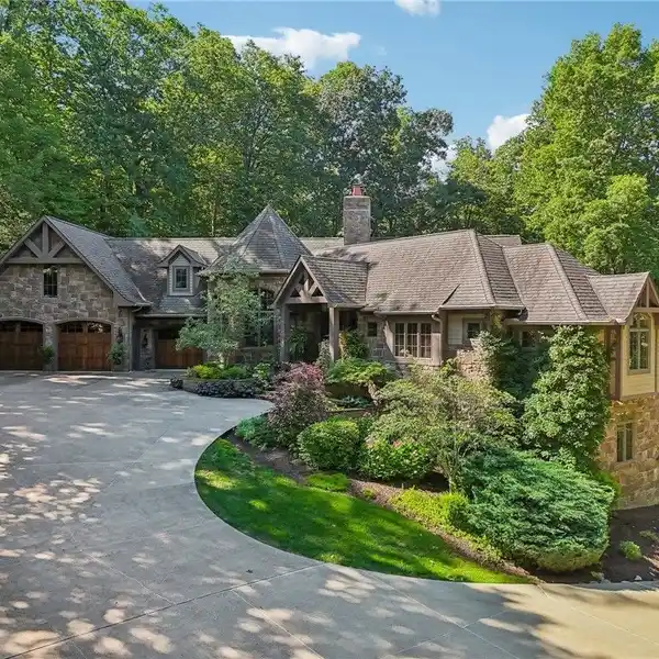 SPECTACULAR 13-ACRE WOODED PROPERTY