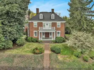 Timeless Roanoke Beauty on Triple Lot