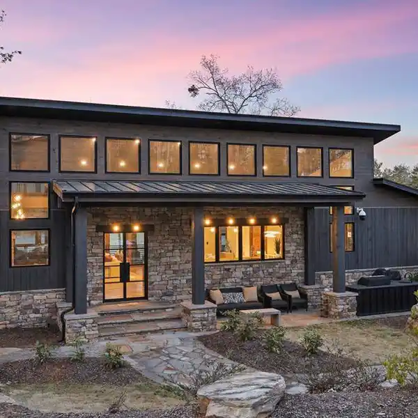 MODERN MOUNTAIN LUXURY WITH LONG RANGE VIEWS