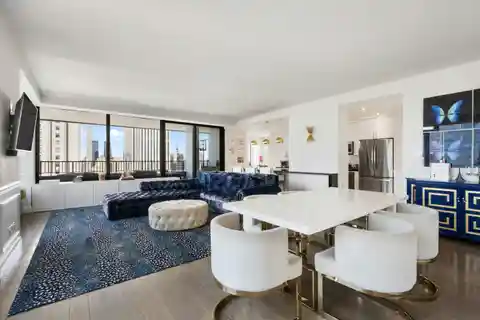 Luxury Two-Bedroom Apartment at the Galleria