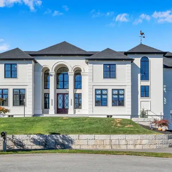 EXCEPTIONAL ESTATE IN A PREMIER NEIGHBORHOOD