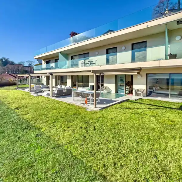 FOUR BEDROOM HOME WITH AMAZING VIEWS