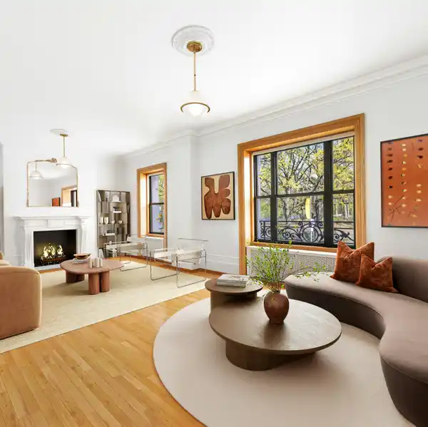 SPRAWLING PRE-WAR RESIDENCE WITH ICONIC CENTRAL PARK VIEWS