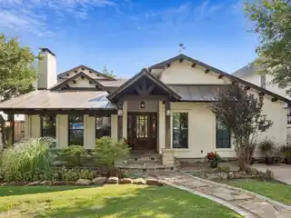 Cul-De-Sac Gem with Cathedral Warmth