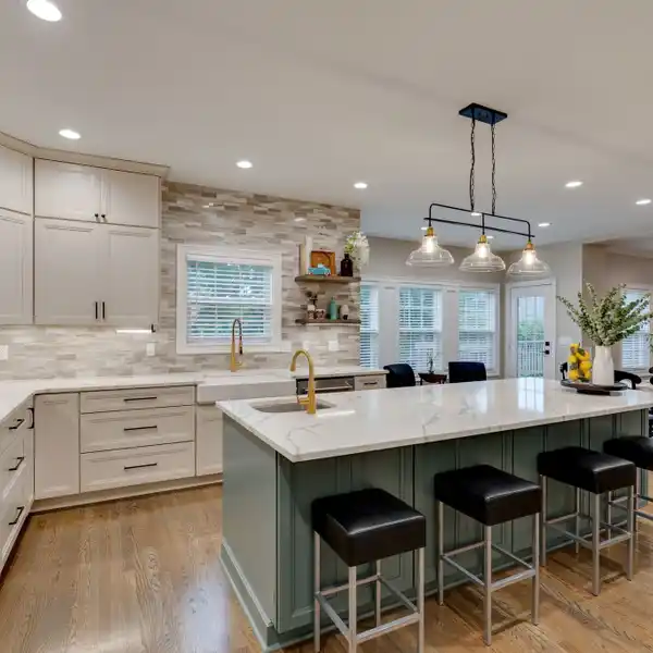 RECENTLY UPDATED ENTERTAINER'S DREAM HOME