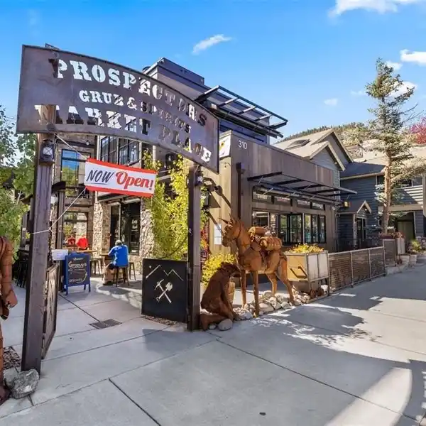 END RESIDENCE IN PROSPECTORS MARKETPLACE