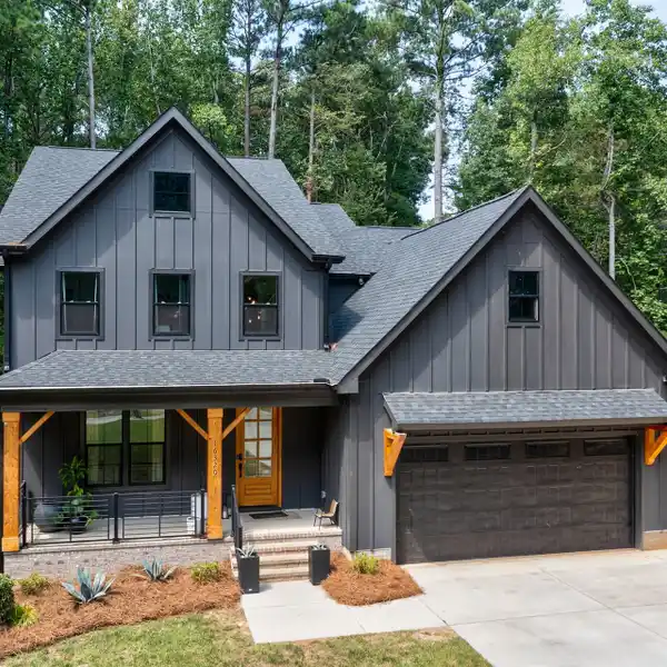 LUXURY CONTEMPORARY FARMHOUSE IN RIVERS EDGE