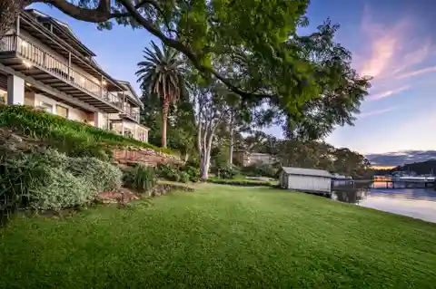 Grand Waterfront Residence
