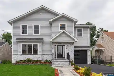 Amazing New Colonial Style Home