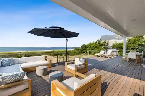 Stunning New Construction Directly on Gardiners Bay