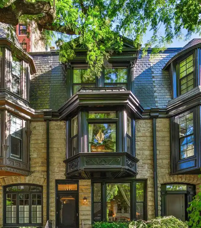 Classic Chicago Greystone in the Gold Coast