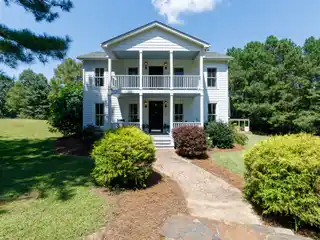 Refined Living on 5.42 Acres