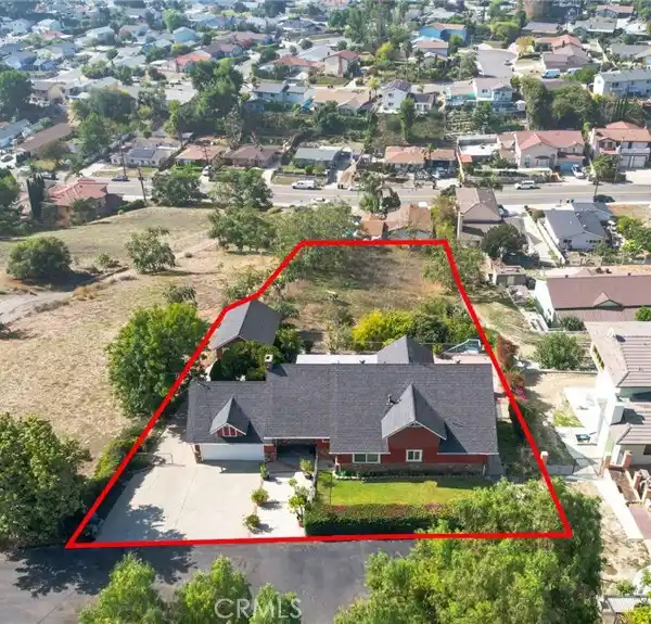 PRIVATE WALNUT ESTATE WITH ROOM TO CUSTOMIZE