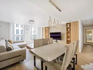 Chic Pied-à-Terre with Historic Marais Elegance