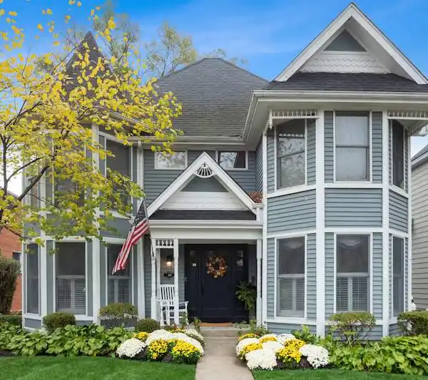 STUNNING IN-TOWN HINSDALE HOME