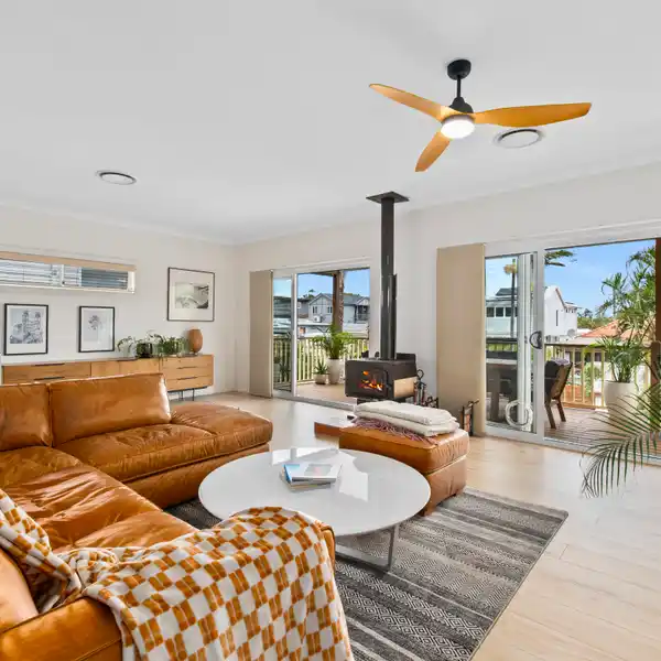 MODERN COMFORT MEETS TROPICAL VIBES