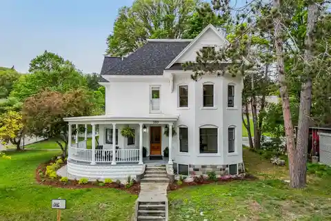 Fully Renovated and Restored 1905 Victorian