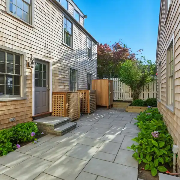 INVITING HOME WITH STUDIO COTTAGE