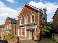 SUPERB EDWARDIAN HOME CLOSE TO THE TOWN CENTRE