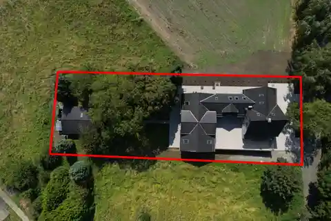 Luxurious Retreat in a Secluded Location